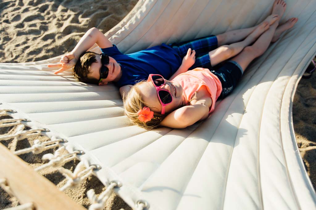 boy-and-girl-in-hammock