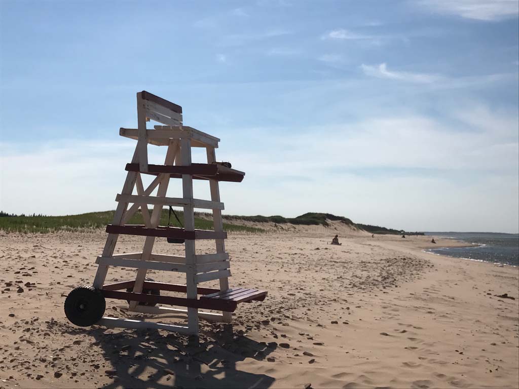 lifeguard-tower-on-pei-beach