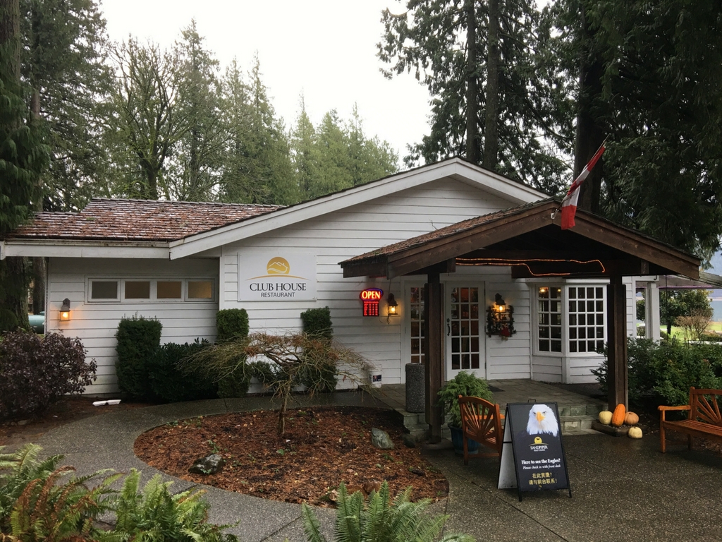 The Clubhouse Restaurant at Rowena's Inn Cabins