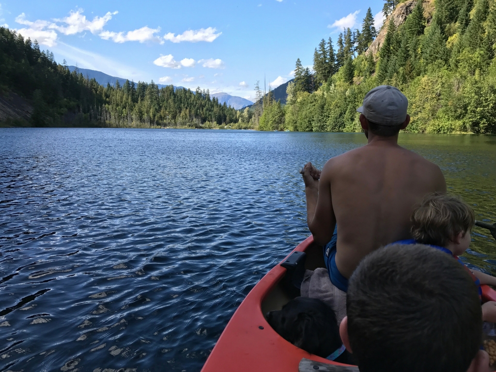 canoeing-on-blue-lake