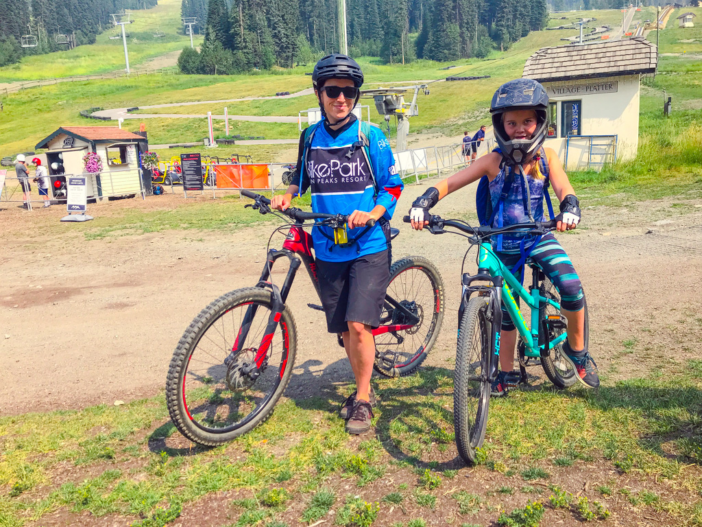 Sun-Peaks-Mountain-Biking-Lessons-instructor-with-student